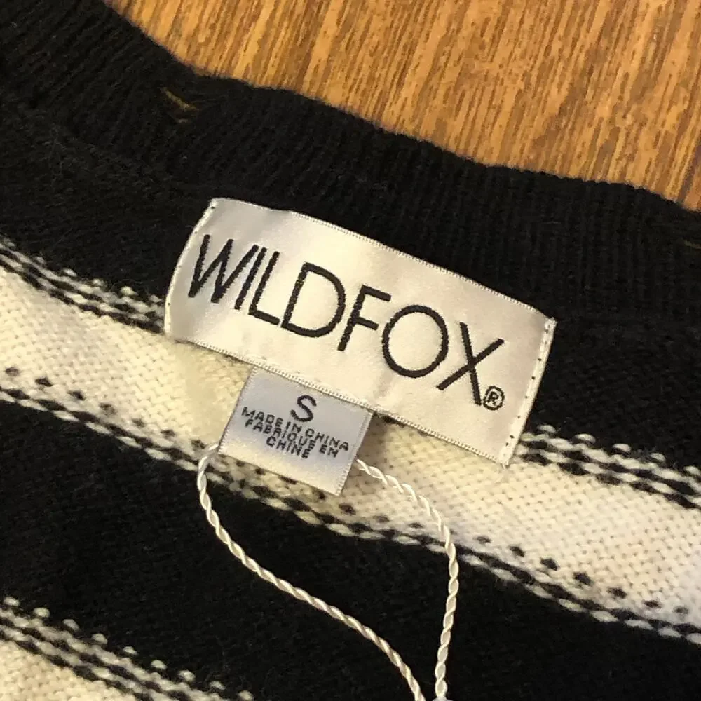 Wildfox Black and White Distressed Striped Pullover Sweater Size Small - Picture 11 of 11